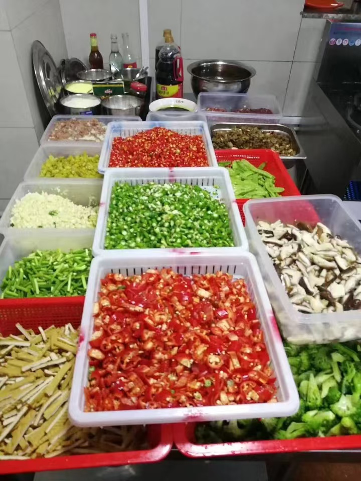 嘉粮餐饮餐饮饭堂承包代理：广东佛山工厂的用餐新时尚