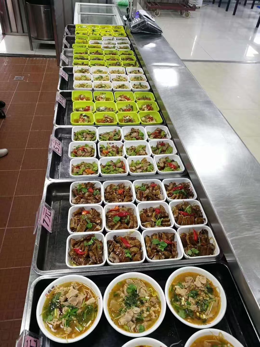 江门承包食堂平台首选：嘉粮餐饮助您解决工厂食堂烦恼